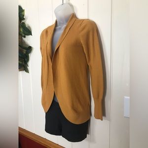 Ladies Mossimo Mustard Yellow Knit LS Cardigan Sweater Blouse
Ladies Small 4 - 6
